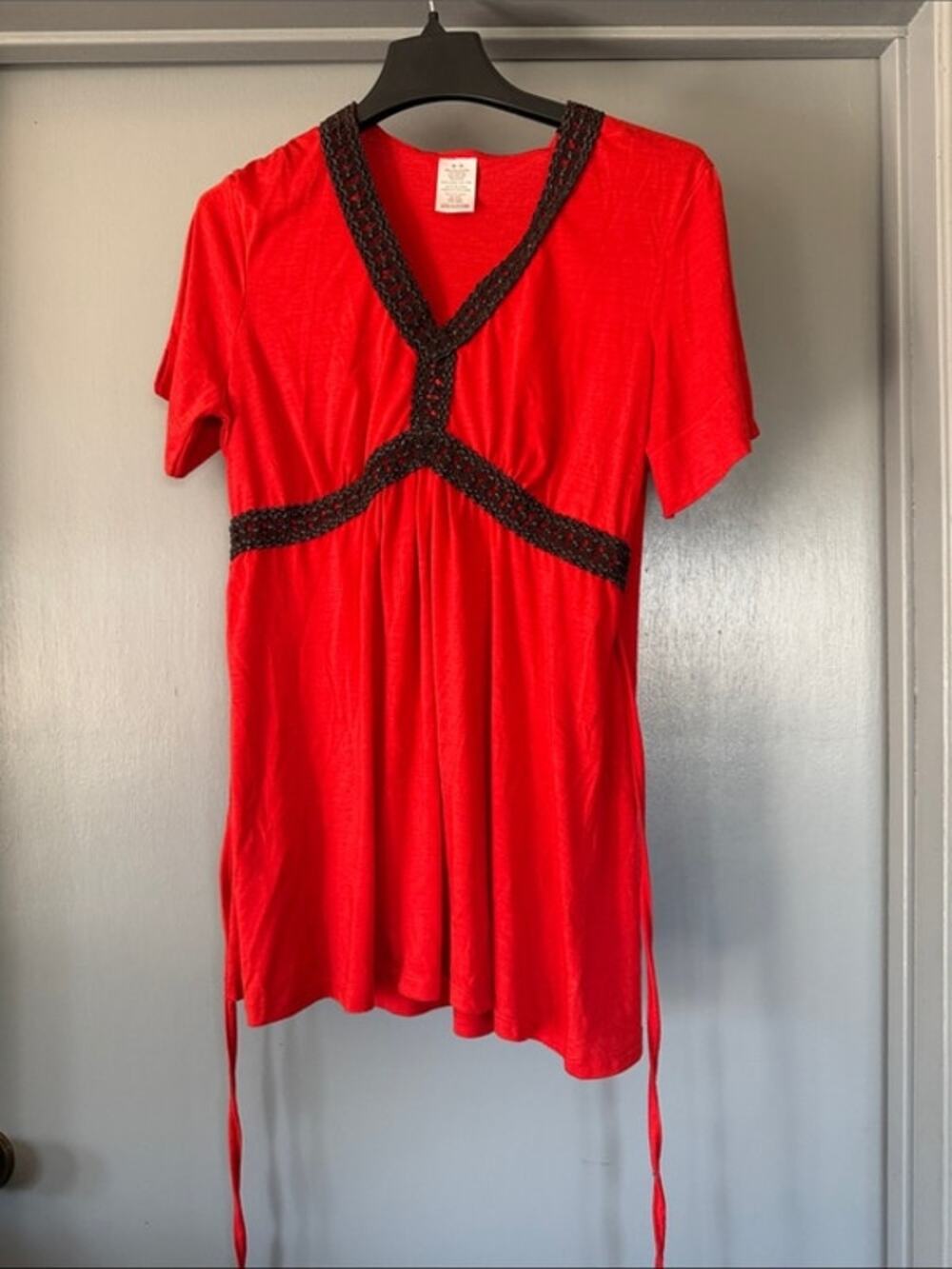 Red Black Beaded Y2K Women's Babydoll Short Sleeve Sz M Pullover Top Back Tie
